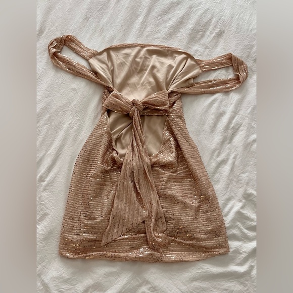 Lucy In The Sky | Gold Melina Sequin Bodycon Dress - Picture 7 of 8